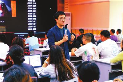 319策略 如何推进教师数字素养一体化培育